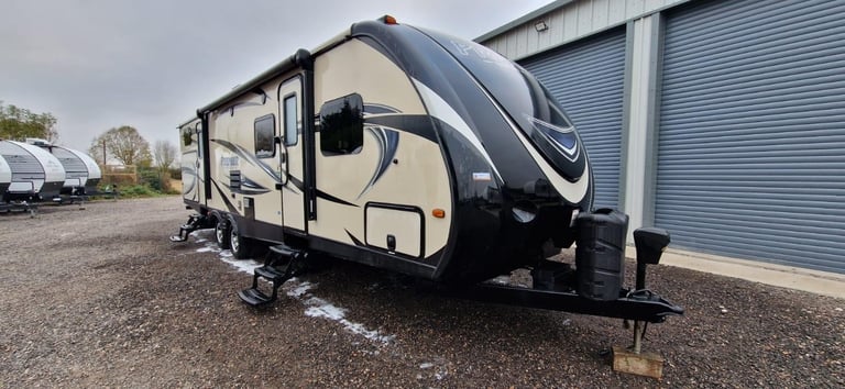 2016 Keystone Premier Bullet 31BHPR 2 Bedroom American Caravan 5th Wheel RV