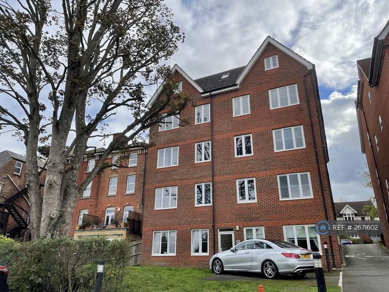 2 bedroom flat in College Heights, Maidstone, ME15 (2 bed) (#2671602)