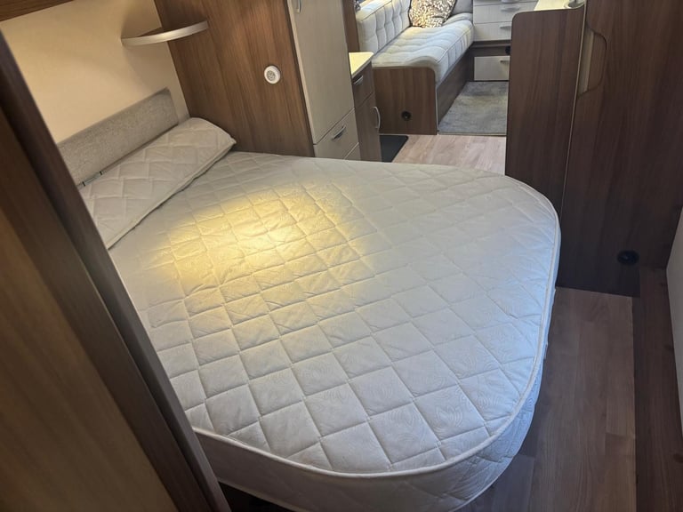 2019 VENUS 570-4, LIGHT WEIGHT FIXED BED, ONE OWNER, MOVER, ............NOW SOLD