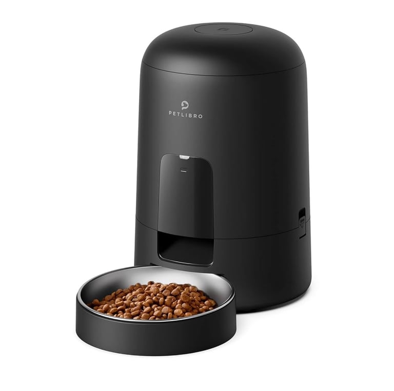 Automatic cat feeder