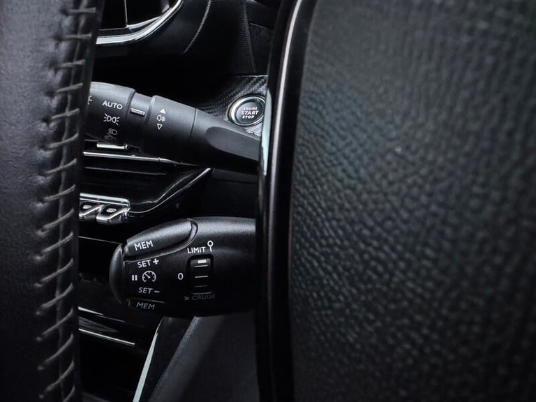 Peugeot 208 PURETECH ALLURE S/S