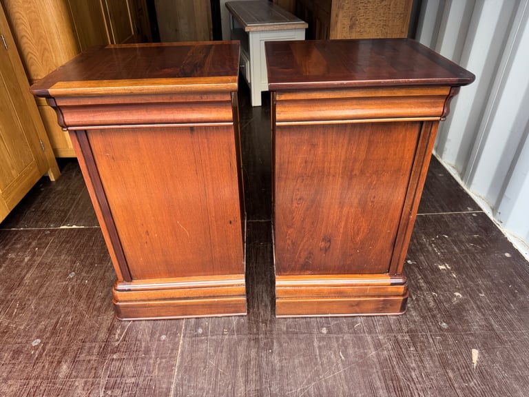 Willis & Gambier Quality made bedside cabinets possible delivery 