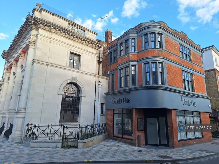 image for 2 bedroom flat in Tindal Street, Chelmsford, CM1 (2 bed) (#2651717)