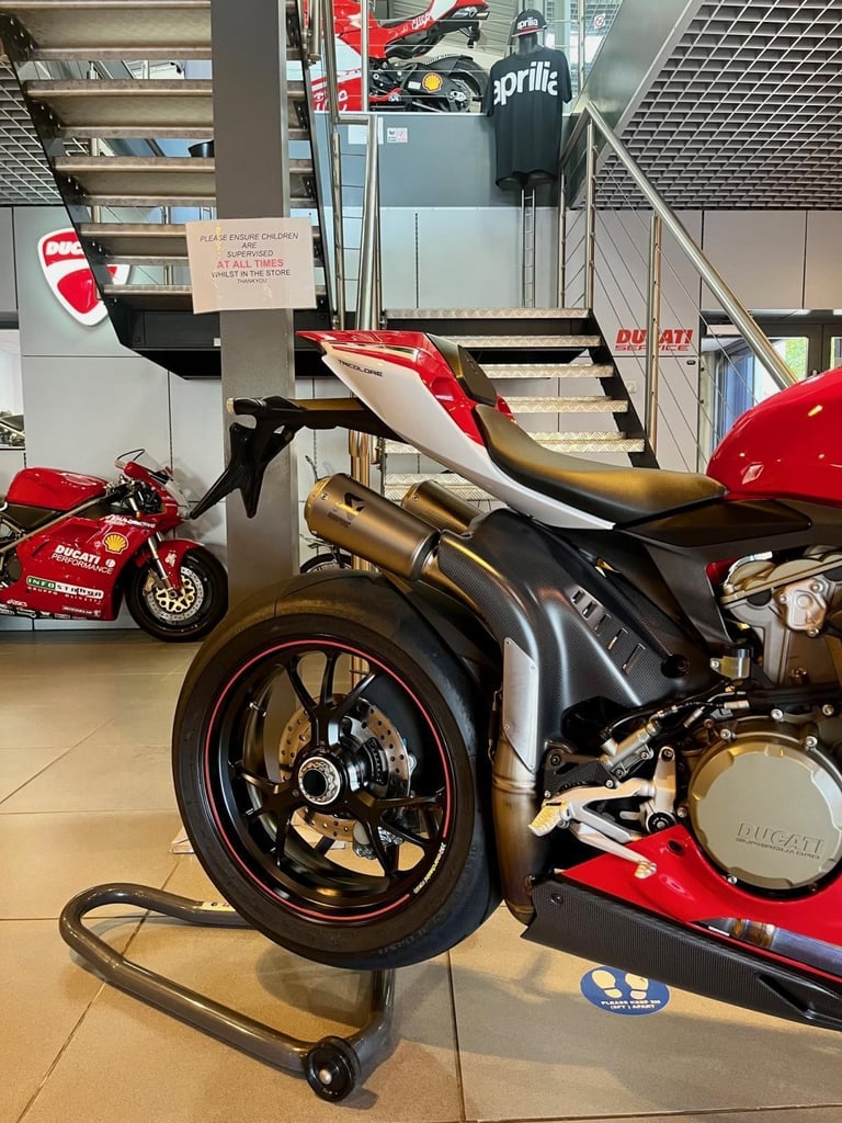 DUCATI PANIGALE 1199S TRICOLORE 2012 SPECIAL EDITION - 5K MILES - STUNNING