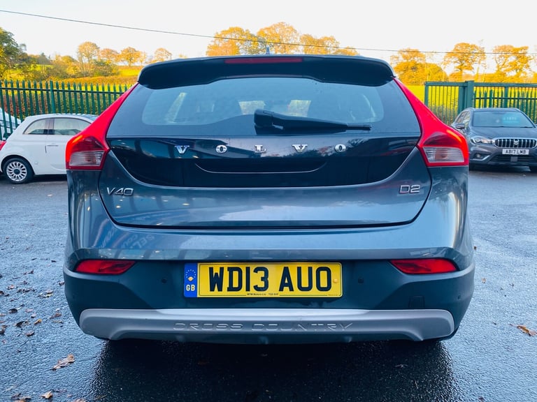2013 Volvo V40 Cross Country 1.6 D2 Lux Nav Hatchback 5dr Diesel Manual Euro 5