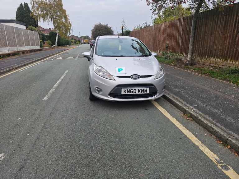 **AUTOMATIC** FORD FIESTA TITANIUM 1.4 AUTOMATIC **ULEZ FREE**