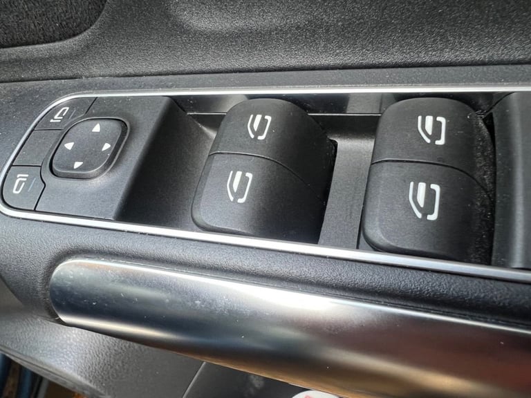 2021 21 MERCEDES-BENZ GLA 2.0 GLA200D AMG LINE SUV 5DR DIESEL 8G-DCT EURO 6 (S/S