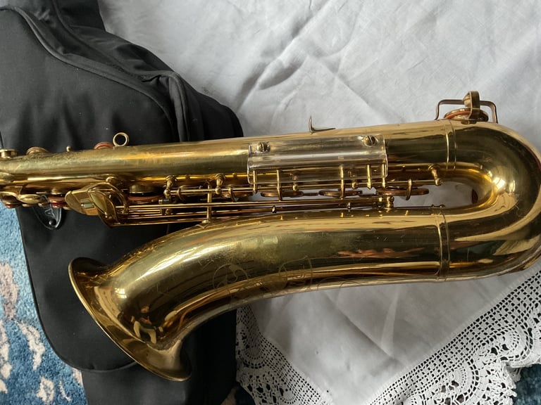 KIEWORTH 'NEW KING' TENOR SAXOPHONE SERIAL NO. 28205 + SILVER SELMER MOUTHPIECE + CASE