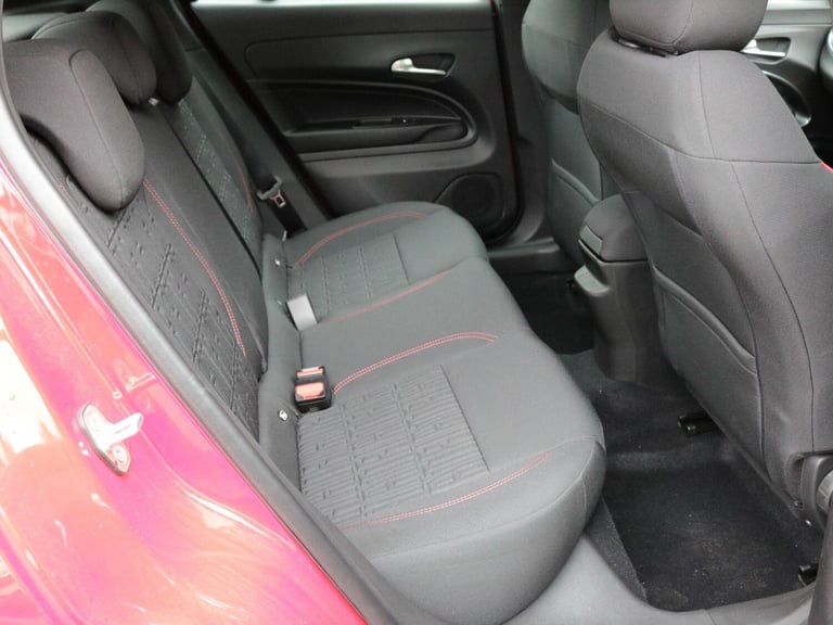 2025 Fiat 600 Fiat 600e (red) 54kwh 154hp HATCHBACK Electric Automatic