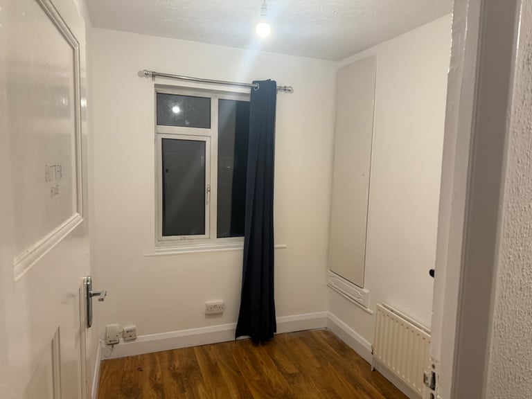 2 Bedroom first Floor Maisonette (Flat) is available to rent in Hayes UB4 