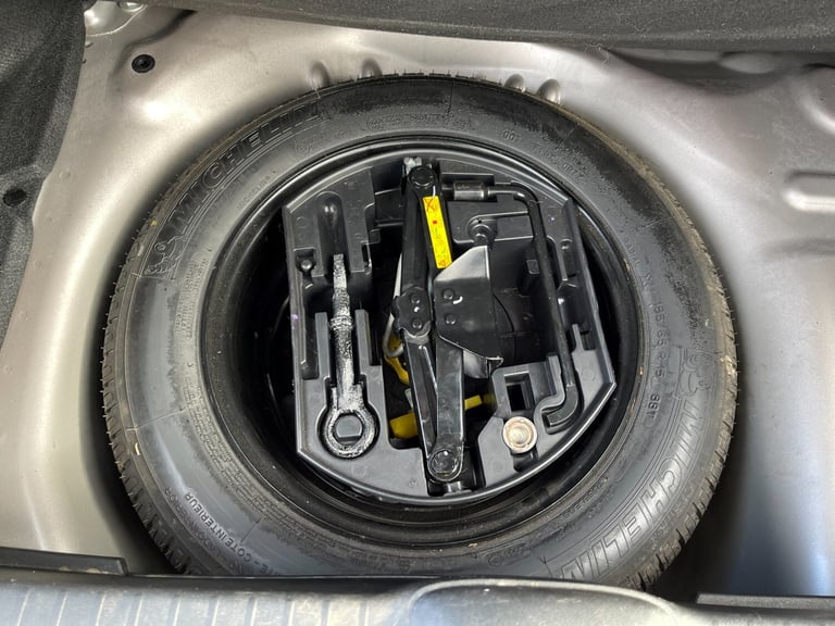 2014 Peugeot 208 ACTIVE 5-Door Petrol