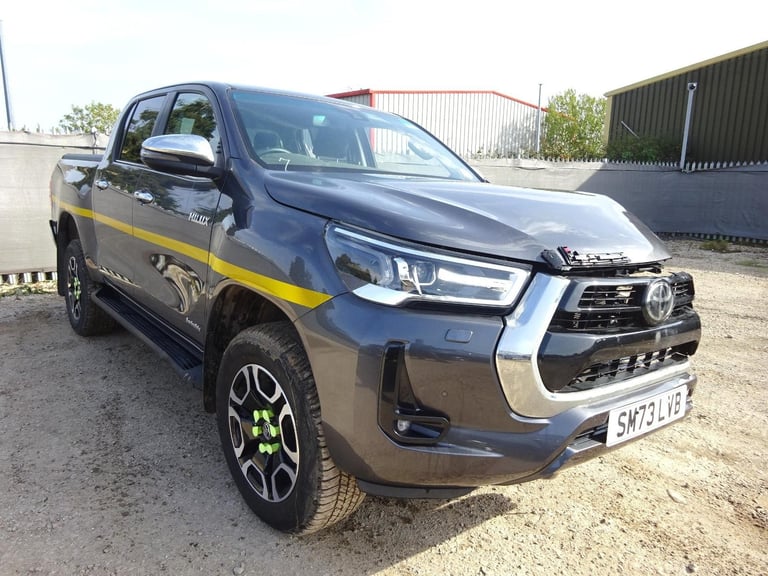 2024 73 REG TOYOTA HILUX INVINCIBLE D-4D 4WD DIESEL AUTO DAMAGED SALVAGE