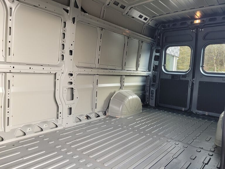 2025 Maxus eDeliver 7 150kW H1 Van 77kWh [2 Seat] Auto PANEL VAN DIESEL Manual