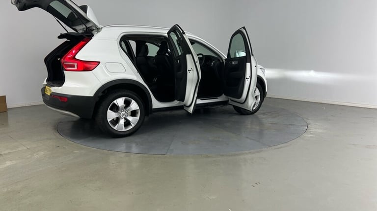 2020 Volvo XC40 T3 Momentum Automatic Estate Petrol Automatic