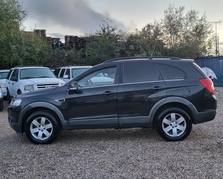 2012 FACELIFT CHEVROLET CAPTIVA 2.2 VCDi LT 5 DOOR 7 SEATER AUTOMATIC BLACK