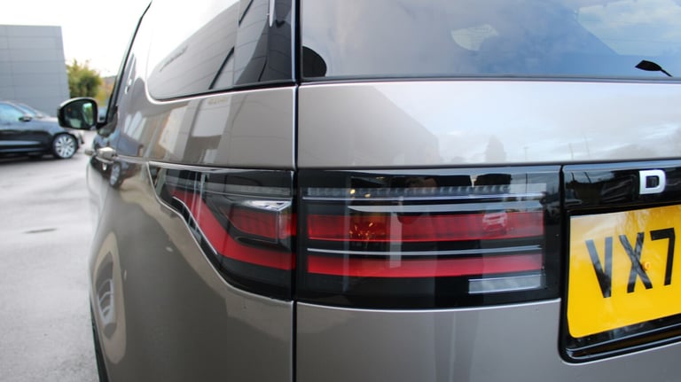 2025 Land Rover Discovery 3.0 D350 Metropolitan Edition 5dr Auto Estate Diesel Automatic