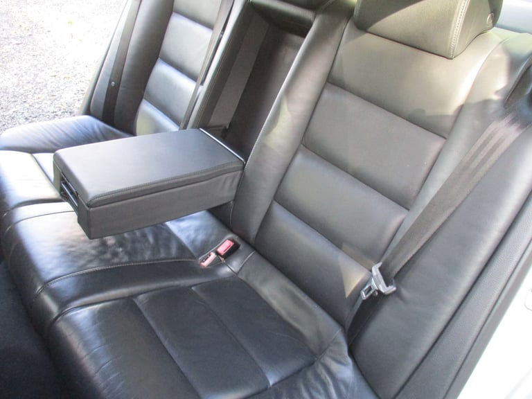 AUDI A6 2.4 SE PETROL 6 SPEED MANUAL. LOW MILEAGE. FULL SERVICE HISTORY.