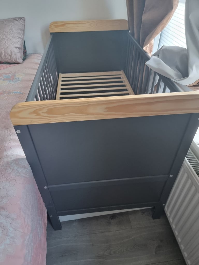Brand new cot not used but damaged 