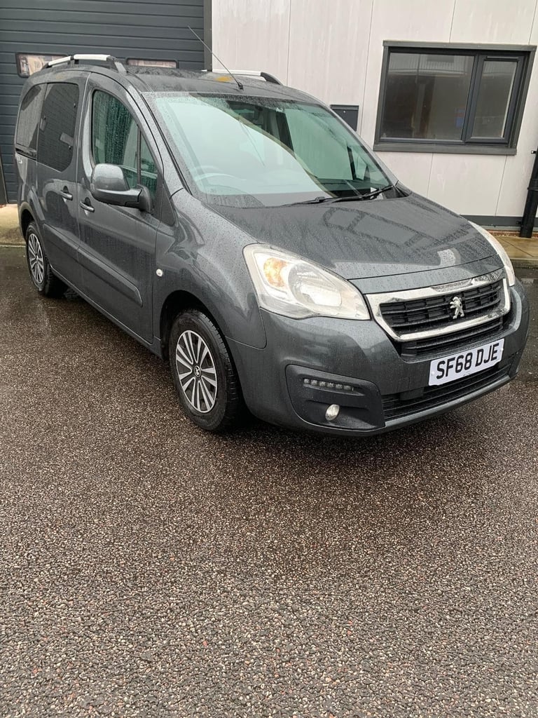 2018 Peugeot HORIZON RE BLUE HDI S/S S  MPV DIESEL Manual