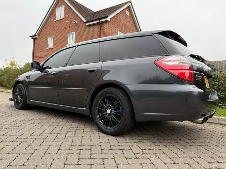 Subaru legacy 2.0 Estate ulez low miles new mot 