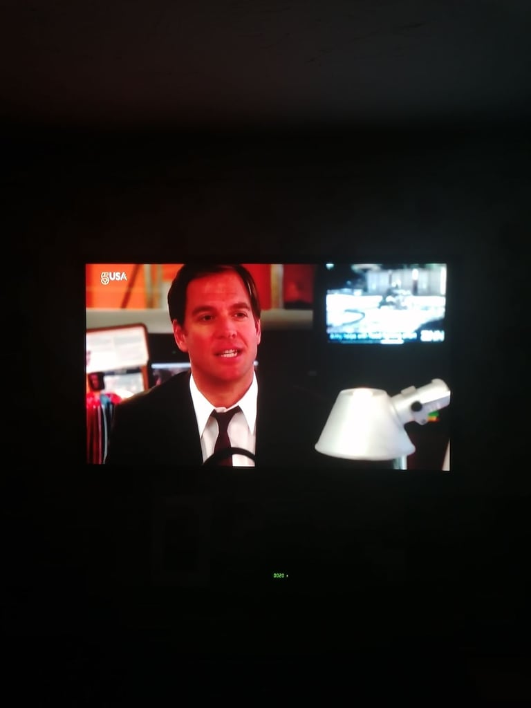 TV 51 INCH TELEVISION SAMSUNG WITH REMOTE NICE CONDITION CAN DELIVER £130