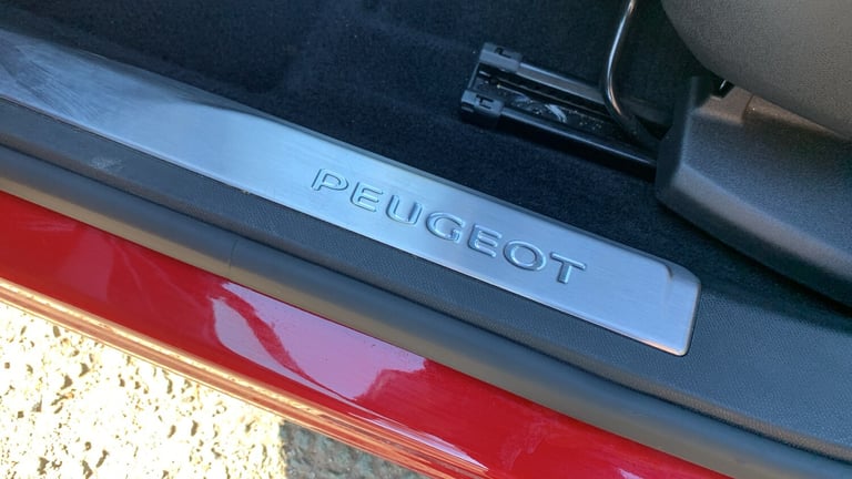 2024 Peugeot 3008 1.6 12.4kWh Allure SUV 5dr Petrol Plug-in Hybrid e-EAT Euro 6 (s/s) (180 ps SUV...