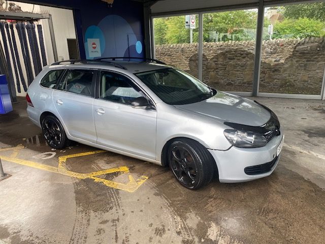 MOT March 2026, Apple car-play, £20 tax, Volkswagen, GOLF, Estate, 2010, Manual, 1598 (cc), 5 doors