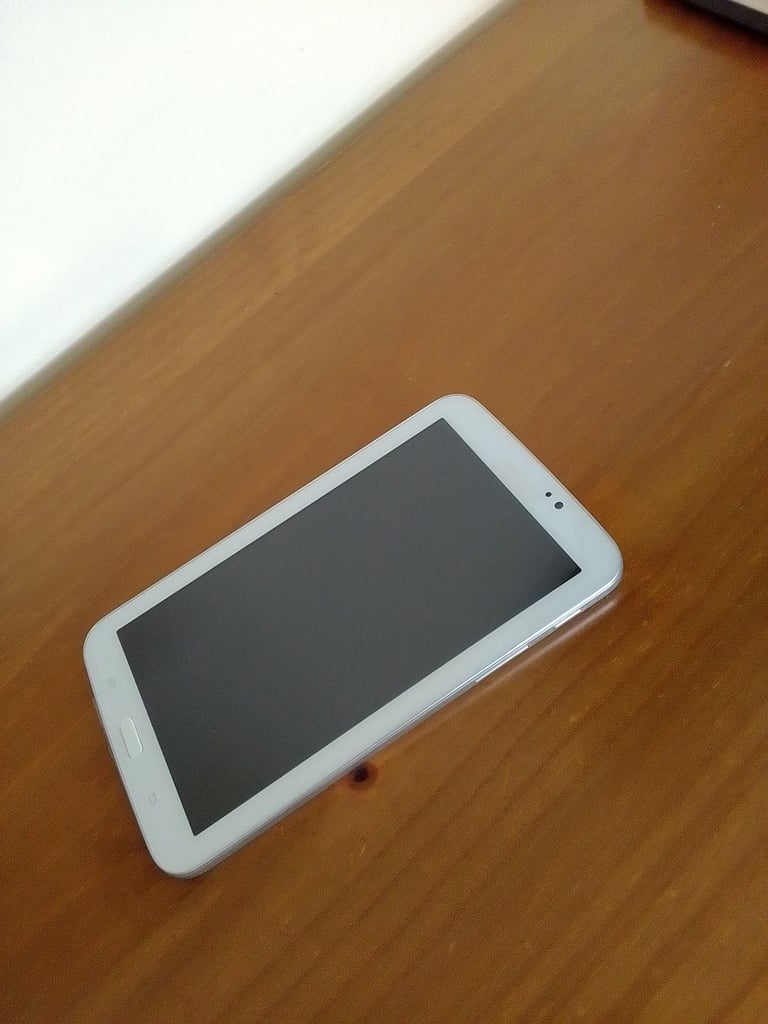 Samsung Galaxy Tab 3 , Model SM - T210
