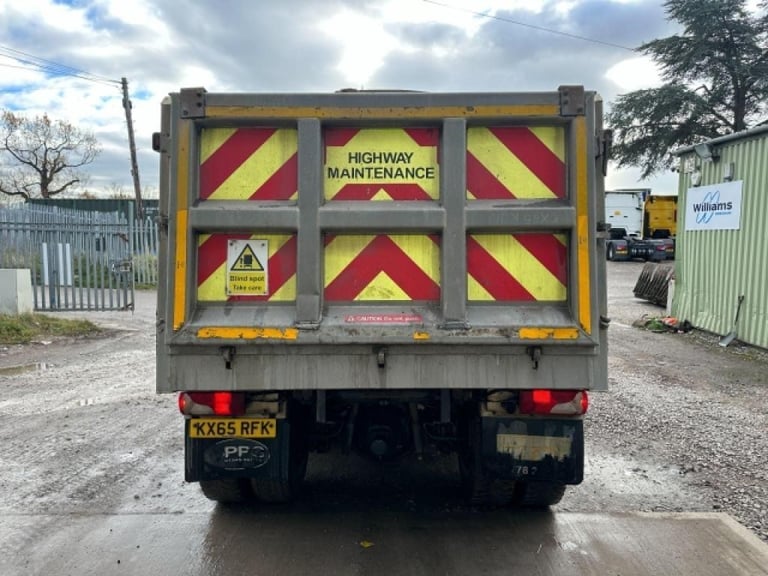 Scania P370 CB 8X4 MANUAL GEARBOX EURO 6 TIPPER