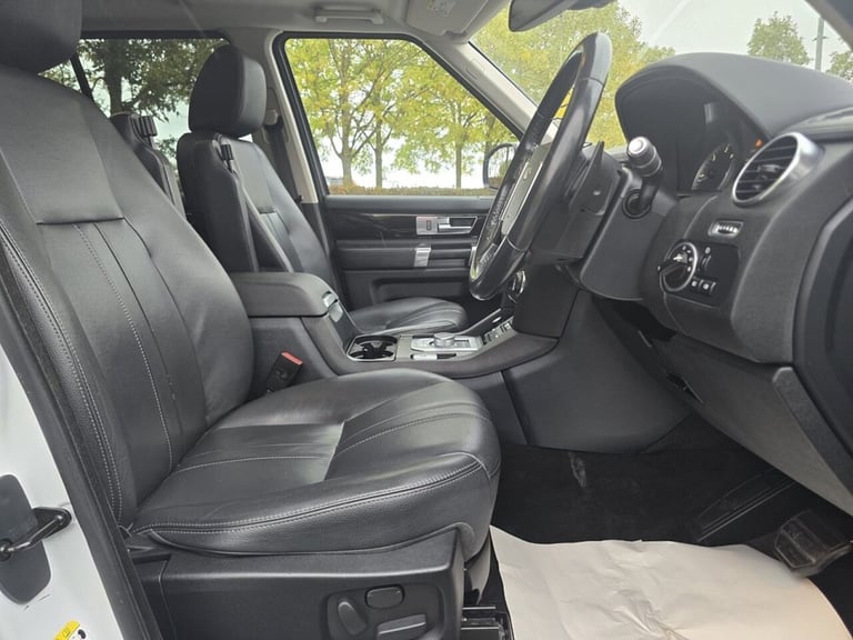 2015 Land Rover Discovery 3.0 SDV6 SE Tech 5dr Auto ESTATE DIESEL Automatic
