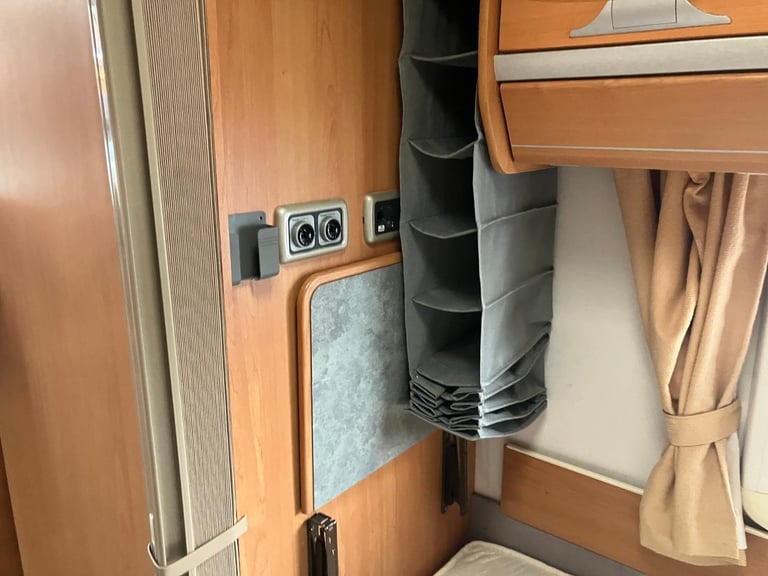 Lunar Fivestar Motorhome Fixed Bed 4 Berth 06’ Renault DCI 120 LWB