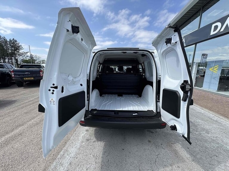  Renault Kangoo dci 95ps Advance 5 Seat Crew LWB with Sat Nav, Rev Cam, Air Con &amp; Delivery  C...