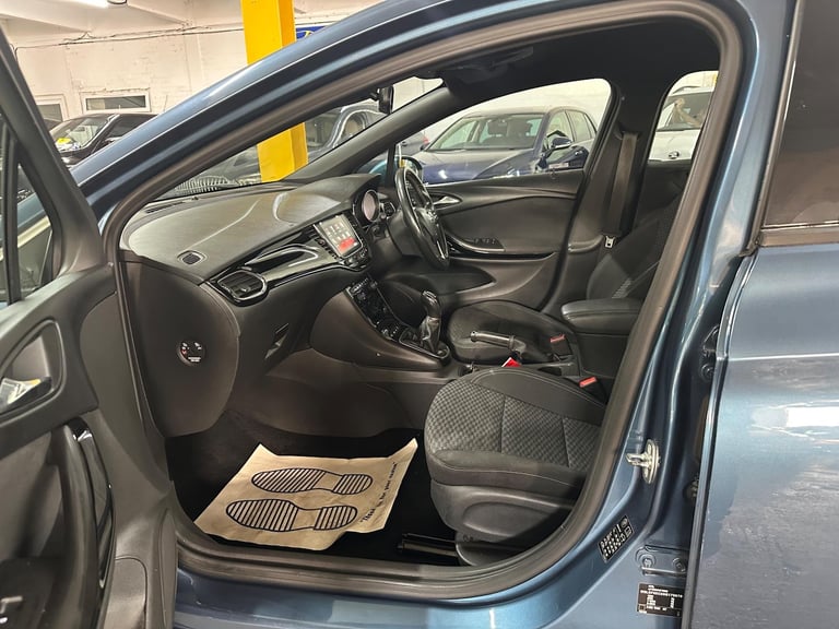 2017 Vauxhall Astra 1.4i Turbo SRi Nav Euro 6 5dr HATCHBACK Petrol Manual