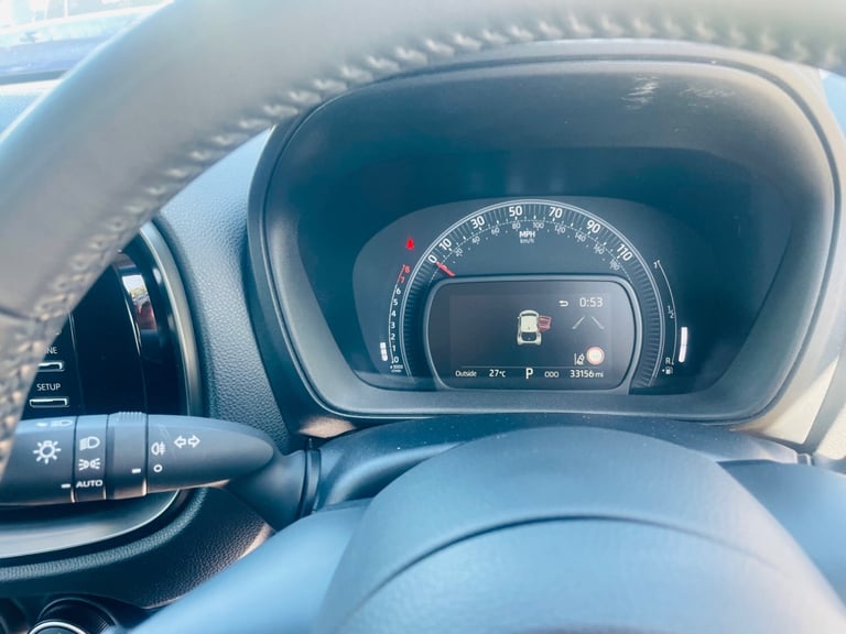 AUTOMATIC LOW MILEAGE 12 MONTH MOT WARRANTY 