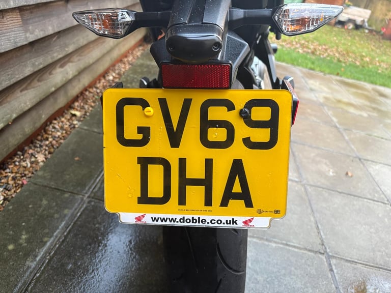 2019 / 69 Kawasaki Z650ABS £4500 Green 3291 miles. 