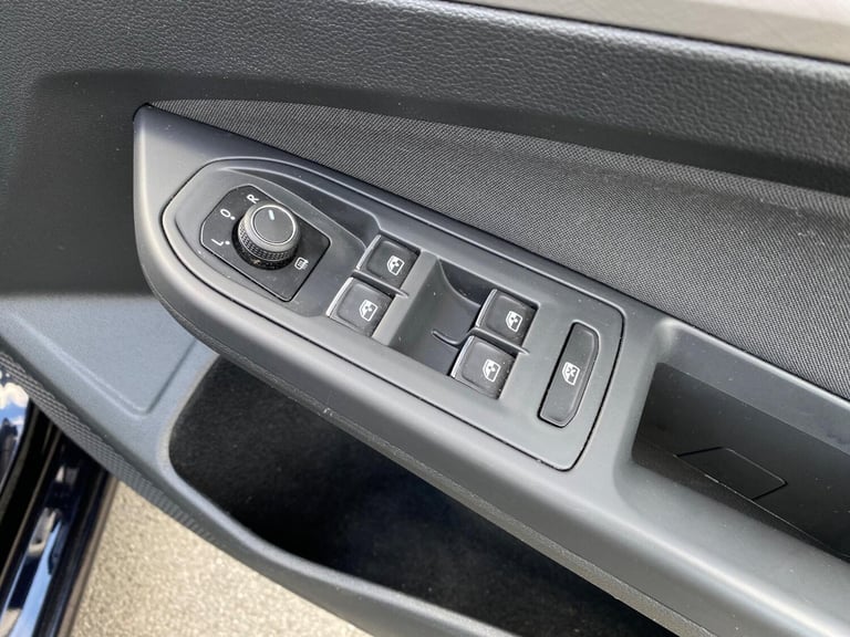 2020 Volkswagen Golf 1.5 eTSI MHEV Life DSG Euro 6 (s/s) 5dr HATCHBACK Petrol/Electric Hybrid Aut...