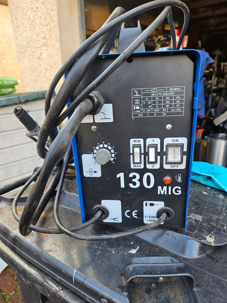 130 AMP GASLESS MIG WELDER