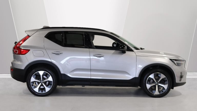 Volvo XC40 B4 (P) Ultimate Dark (360 Camera, Sunroof, BLIS) Petrol/Electric Hybrid Automatic