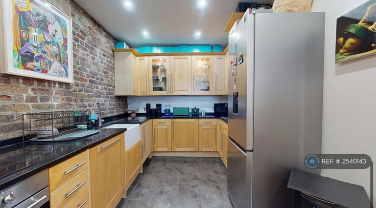 2 bedroom flat in Execution Dock House, London, E1W (2 bed) (#2540143)