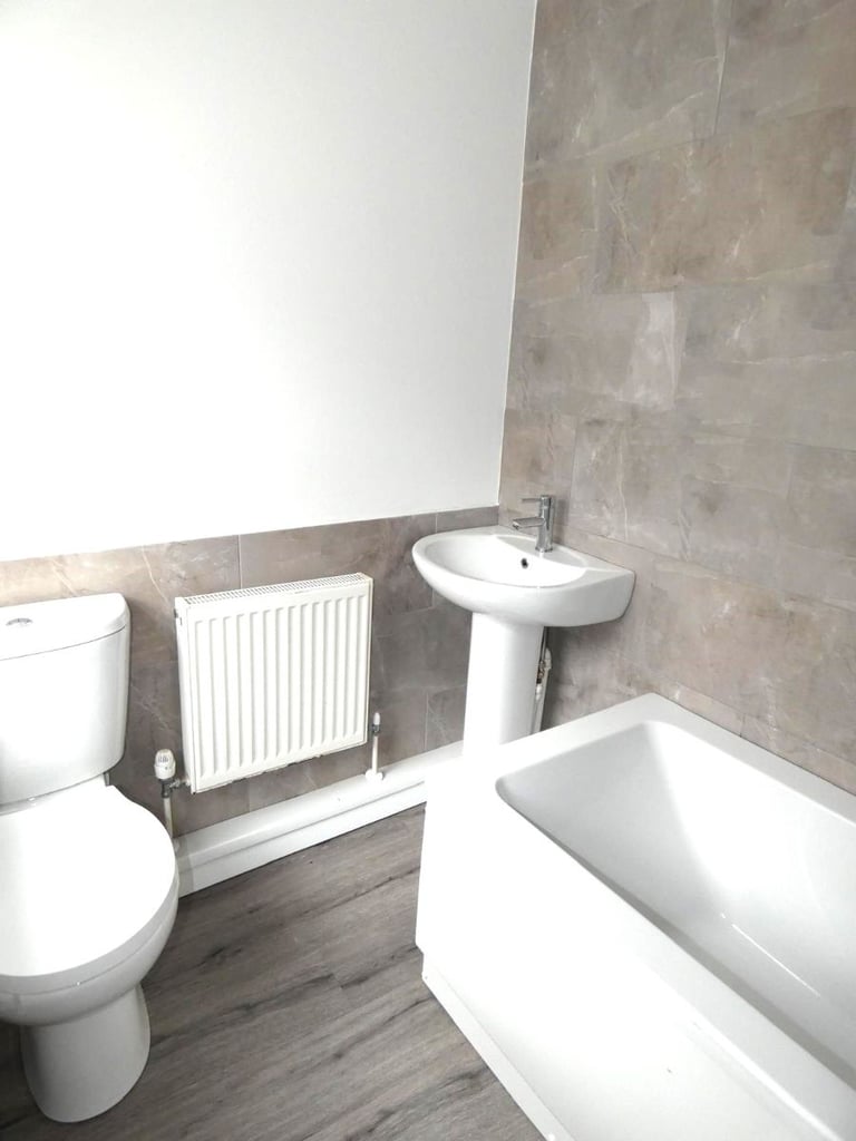 2 bedroom house in Blunt Street, Newcastle-under-Lyme, Staffordshire, ST5 9NA