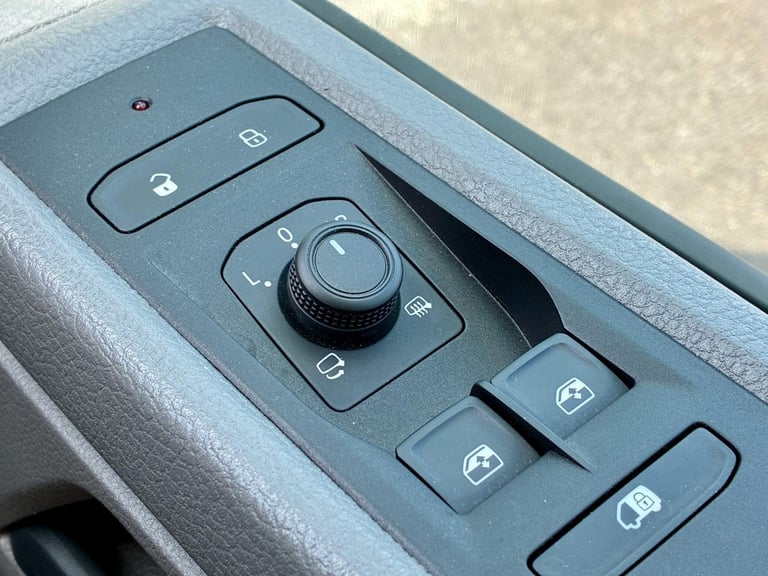 2023 VW Transporter Camper 2.0 TDI T28 Highline **Only 11,000 Miles - Day Van**