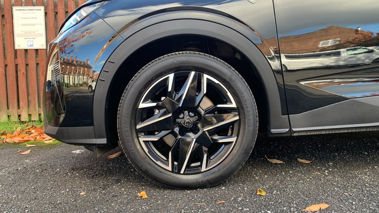 2025 Peugeot 5008 1.2 Hybrid 136 GT 5dr e-DSC6 HATCHBACK PETROL Automatic