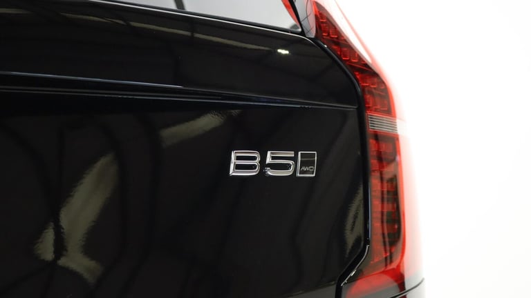  Volvo XC90 B5 (P) AWD Plus Dark (Sunroof, Harman Kardon, 360 Camera) Petrol/Electric Hybrid Auto...