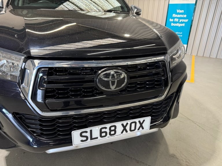 2018 68 TOYOTA HI-LUX 2.4 D-4D INVINCIBLE X PICKUP DOUBLE CAB 4DR DIESEL AUTO 4W