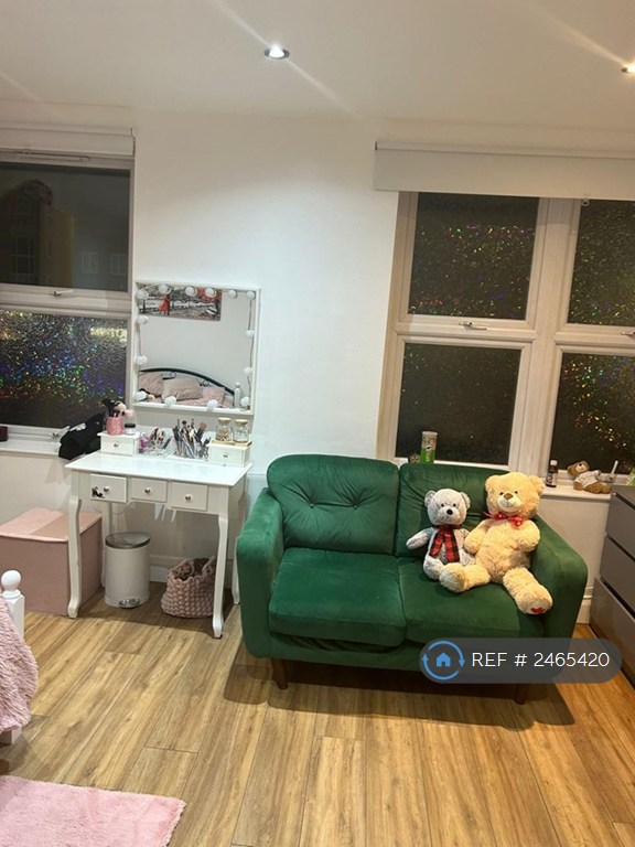 Studio flat in Whymark House, London, N22 (#2465420)