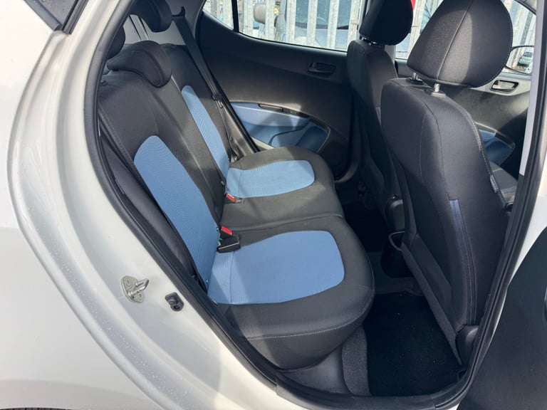 2014/14 HYUNDAI i10 1.0 SE 5DOOR ONLY 49K FULL HISTORY £20 ROAD TAX GREAT MPG 