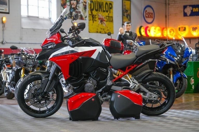 Ducati Multistrada V4 S Sport Includes Panniers