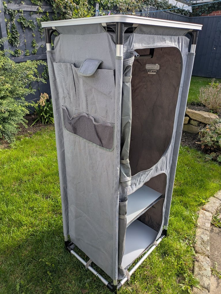 Folding wardrobe 
