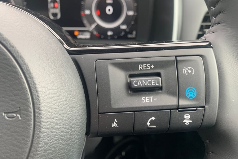 2025 Nissan Qashqai 1.5 E-Power N-Connecta [Glass Roof] 5dr Auto Hatchback Hybrid Automatic