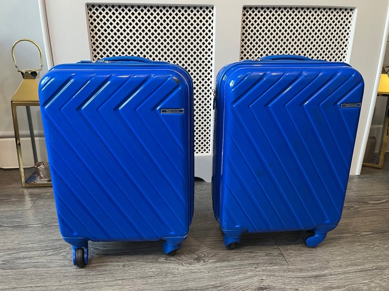 Two Small Capisa Suitcases – Perfect for Weekend Trips or Hand Luggage